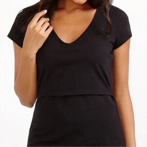 Momzelle v neck nursing maternity top short sleeve T-shirt size medium black